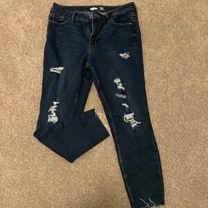 Size 8 - Old Navy Rockstar High Rise Skinny Jeans